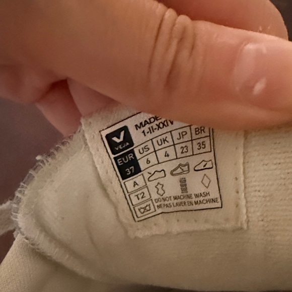 Veja Volley Sneakers - Picture 3 of 5